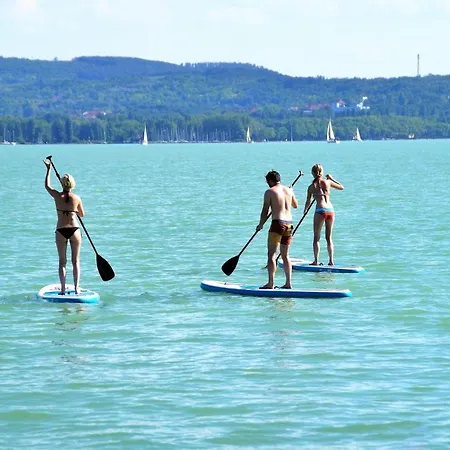 Behouse@lake Apartament *